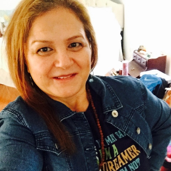 Meet your Posher, Cindy - Picture 1 of 1